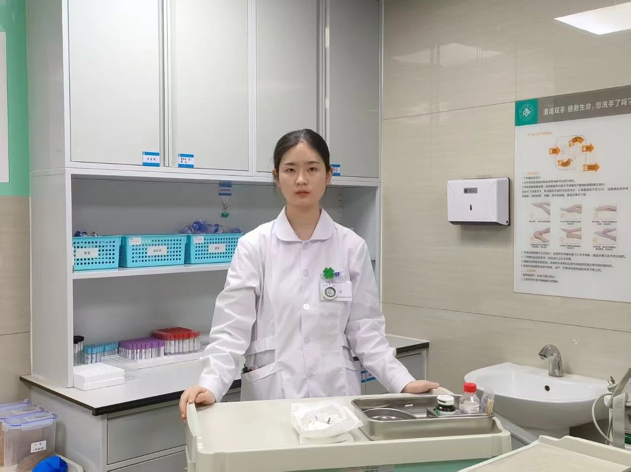 岗位实习锤炼精湛技能 ---我院两名护理实习生获黄播平台大学第一医院表扬